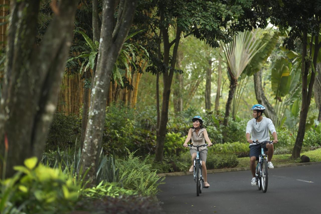 Hyatt Regency Yogyakarta Hotel Sleman  Exterior photo Biking at the resort