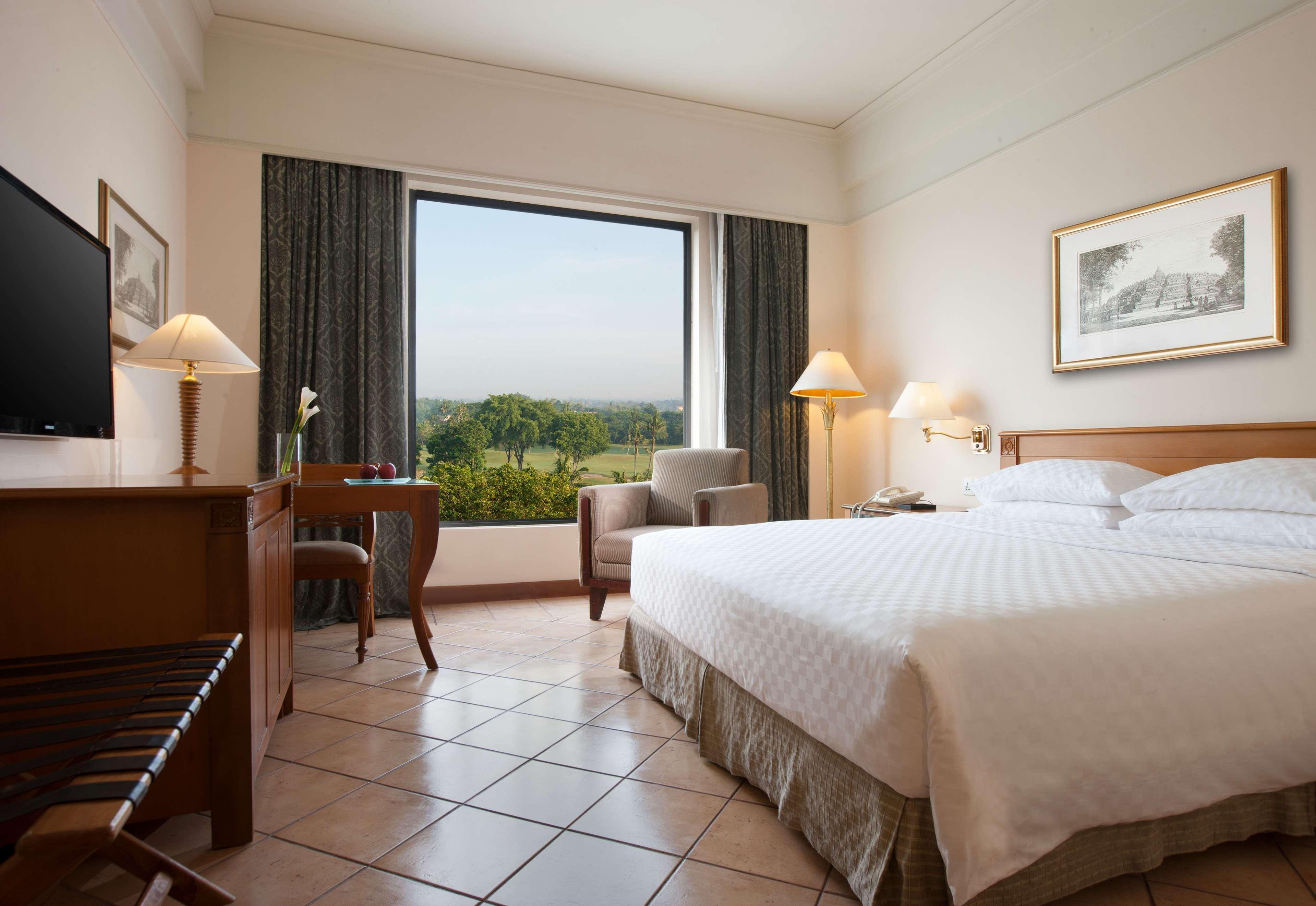 Hyatt Regency Yogyakarta Hotel Sleman  Exterior photo A room at the Taj Bengal