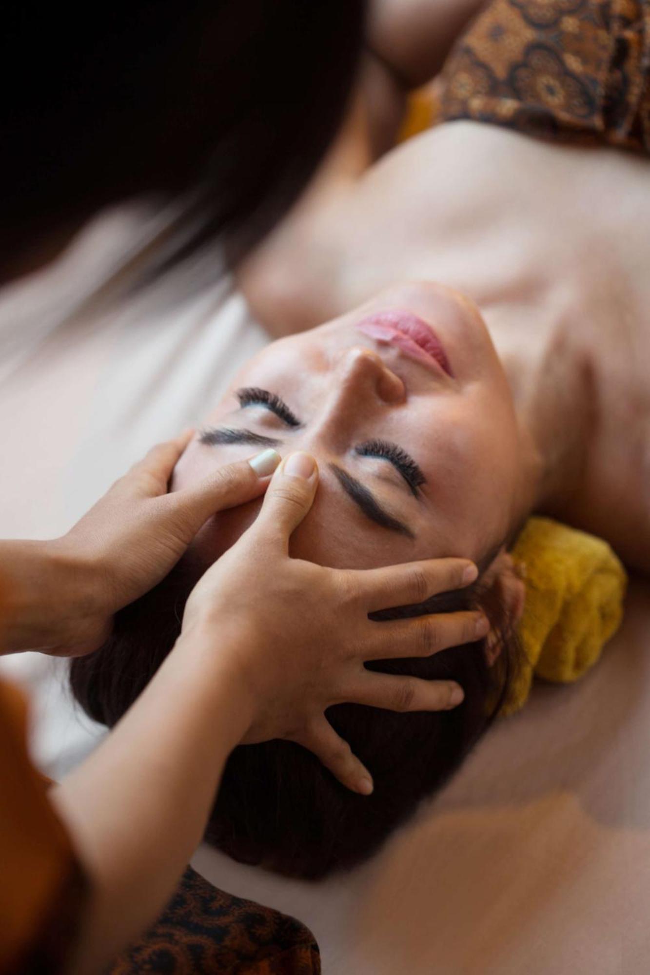 Hyatt Regency Yogyakarta Hotel Sleman  Exterior photo Facial massage