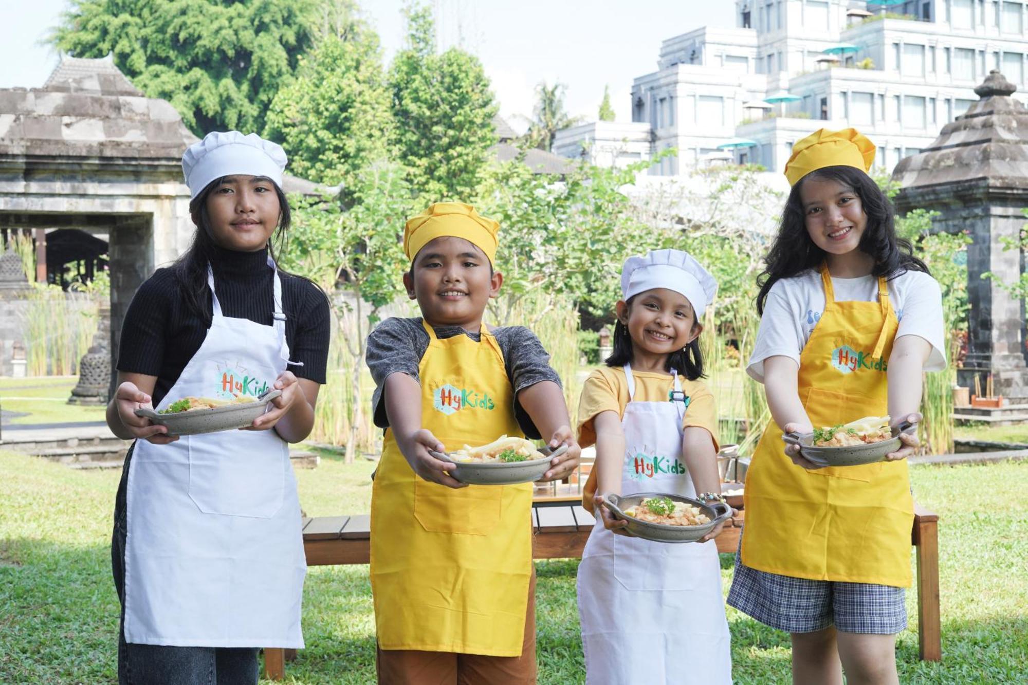 Hyatt Regency Yogyakarta Hotel Sleman  Exterior photo Thai students at the Royal Project